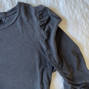 XS black puff long sleeve shirt